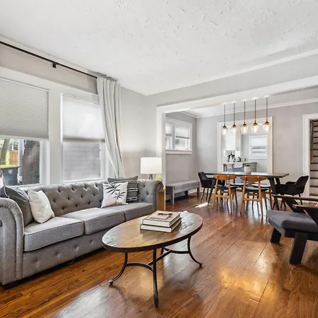 Cozy, Modern Waldo Escape Villa